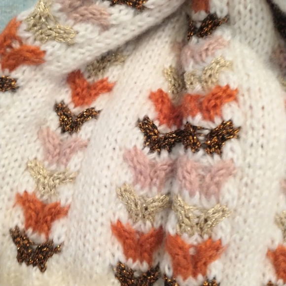 Acrylic Pom Pom Beanie Hat - Picture 5 of 7